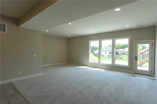 12745 N Champanel Way, Platte City, MO 64079
