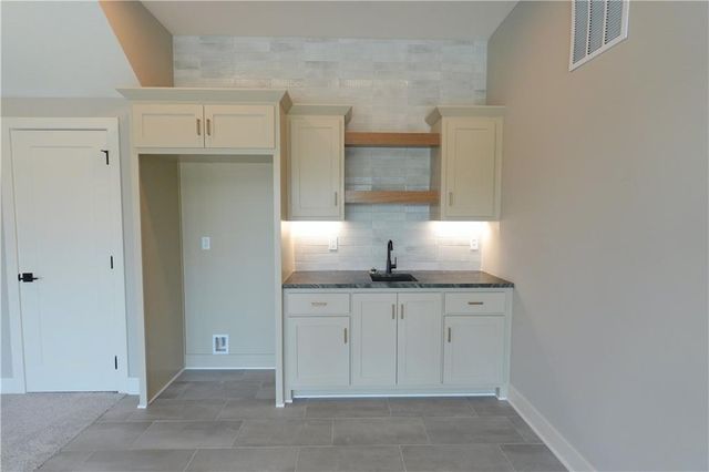 12745 N Champanel Way, Platte City, MO 64079