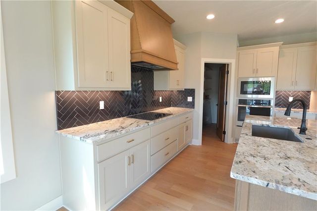 12745 N Champanel Way, Platte City, MO 64079