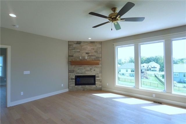 12745 N Champanel Way, Platte City, MO 64079