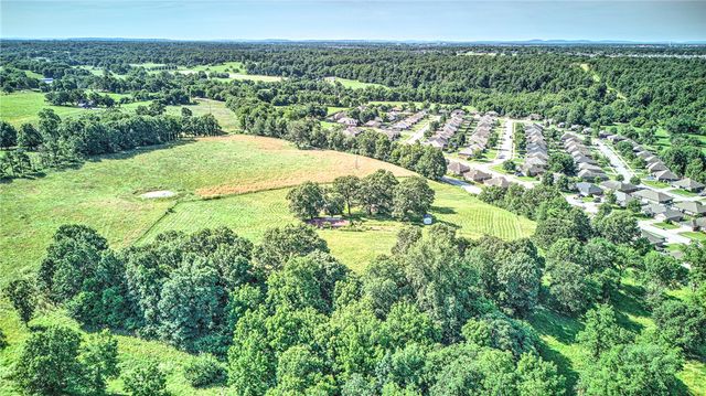 8564 & 8572 E Wagon Wheel Road, Springdale, AR 72762