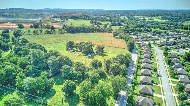 8564 & 8572 E Wagon Wheel Road, Springdale, AR 72762