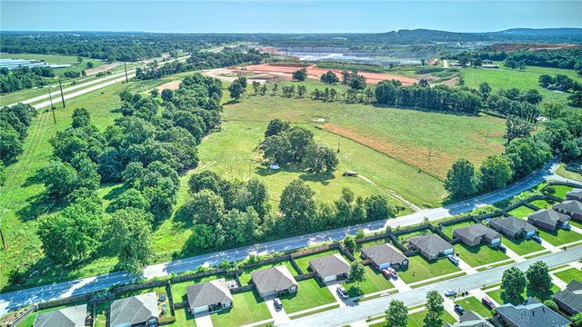 8564 & 8572 E Wagon Wheel Road, Springdale, AR 72762