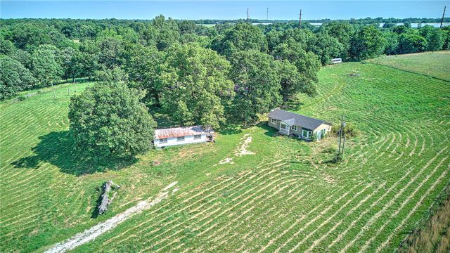 8564 & 8572 E Wagon Wheel Road, Springdale, AR 72762