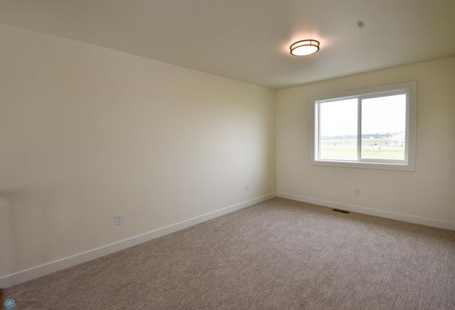 8323 62 Street S, Horace, ND 58047