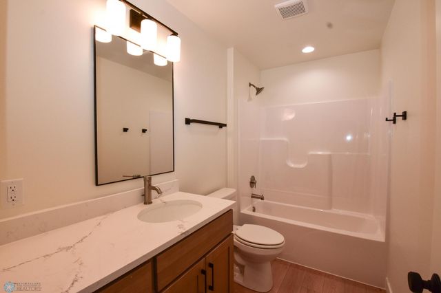 8323 62 Street S, Horace, ND 58047