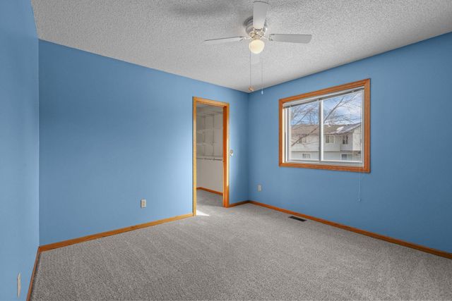 819 Moonlight Place, Woodbury, MN 55125