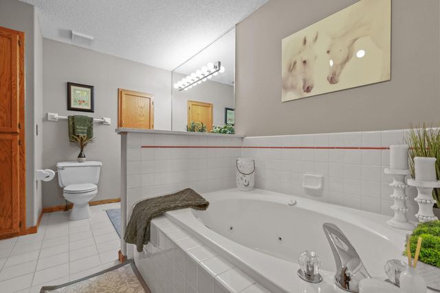 819 Moonlight Place, Woodbury, MN 55125