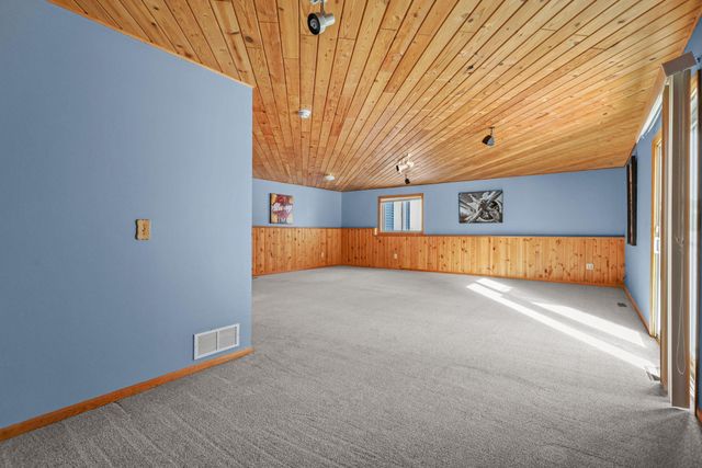 819 Moonlight Place, Woodbury, MN 55125