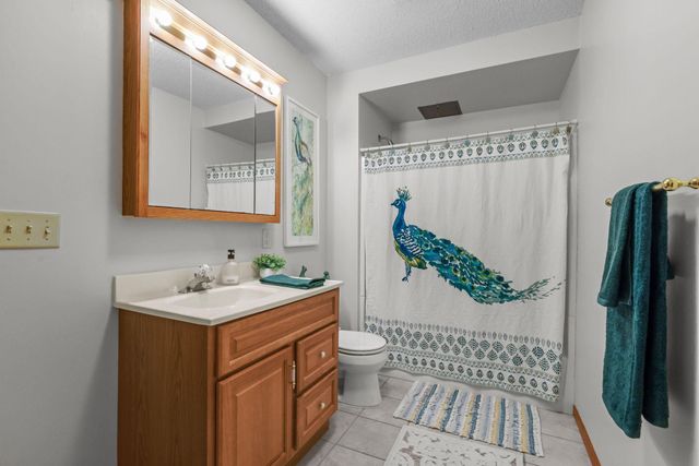 819 Moonlight Place, Woodbury, MN 55125