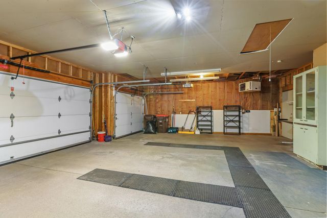 819 Moonlight Place, Woodbury, MN 55125