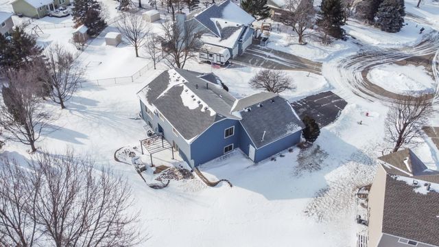 819 Moonlight Place, Woodbury, MN 55125