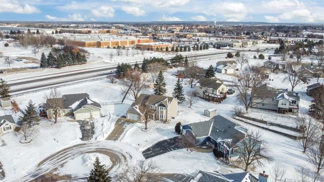 819 Moonlight Place, Woodbury, MN 55125