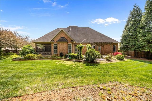6063 Old Orchard Road, Kernersville, NC 27284