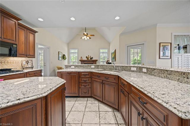 6063 Old Orchard Road, Kernersville, NC 27284