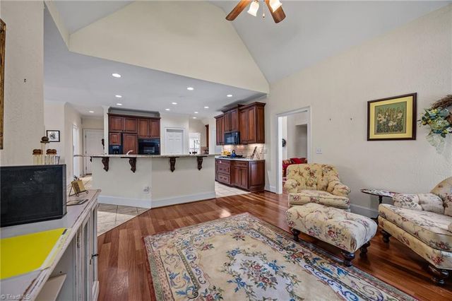 6063 Old Orchard Road, Kernersville, NC 27284