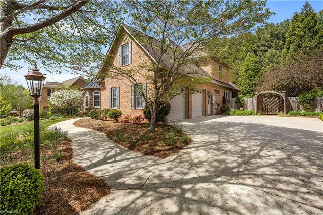 6063 Old Orchard Road, Kernersville, NC 27284