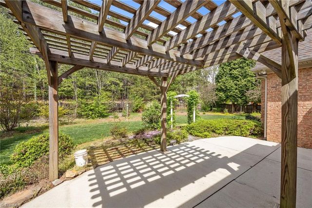 6063 Old Orchard Road, Kernersville, NC 27284