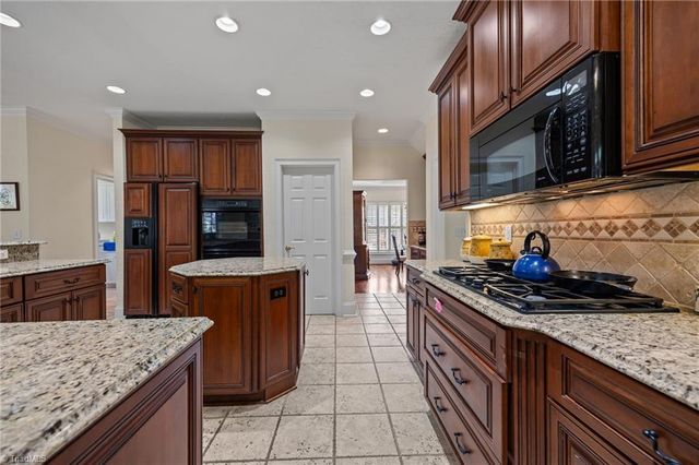6063 Old Orchard Road, Kernersville, NC 27284