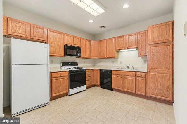 141 LEONARD LN, Harrisburg, PA 17111