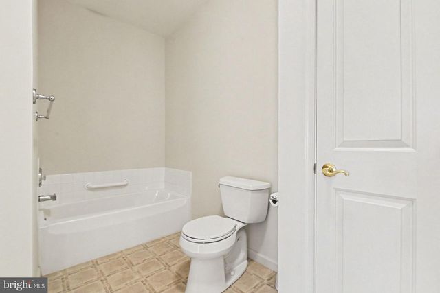 141 LEONARD LN, Harrisburg, PA 17111