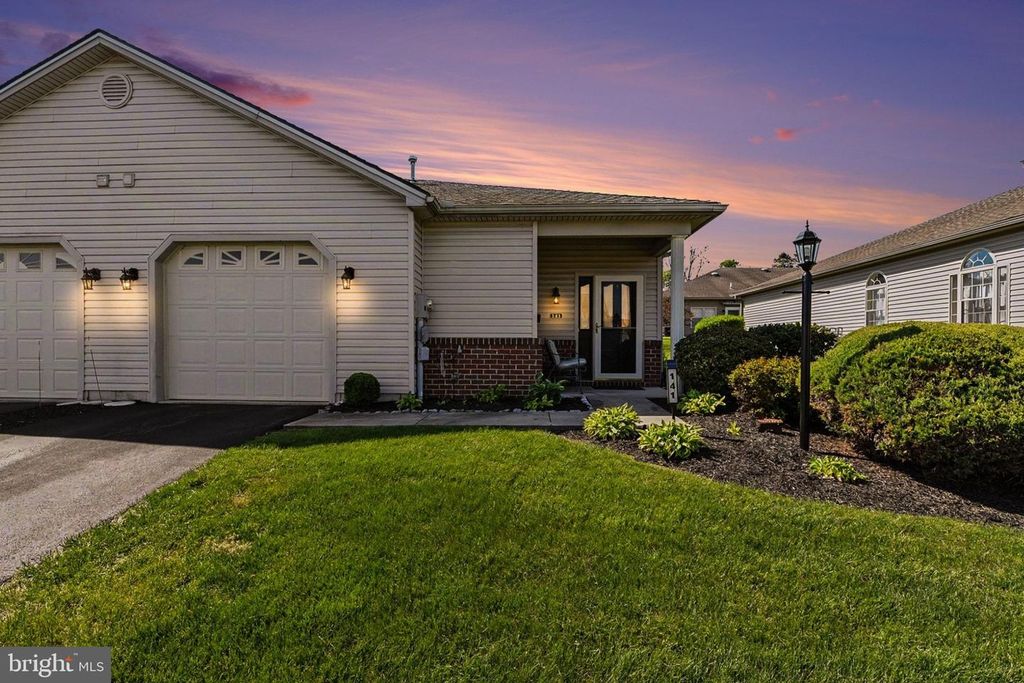 141 LEONARD LN, Harrisburg, PA 17111