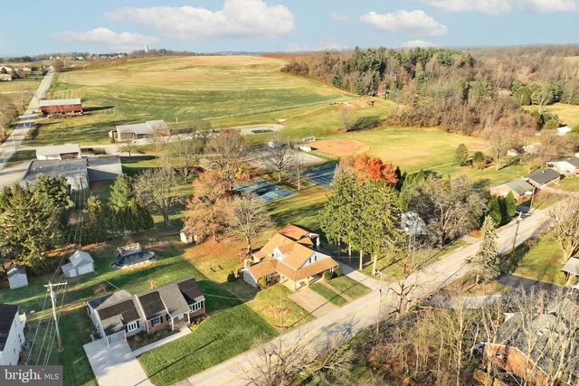 9446-9448 E SPRINGFIELD RD, Seven Valleys, PA 17360