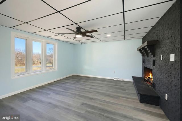 9446-9448 E SPRINGFIELD RD, Seven Valleys, PA 17360