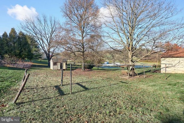 9446-9448 E SPRINGFIELD RD, Seven Valleys, PA 17360