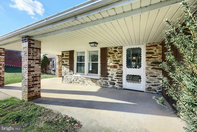 9446-9448 E SPRINGFIELD RD, Seven Valleys, PA 17360