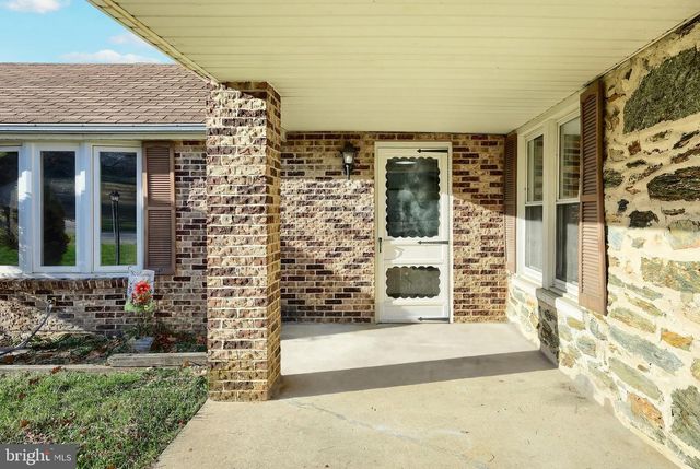 9446-9448 E SPRINGFIELD RD, Seven Valleys, PA 17360