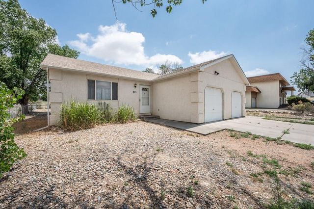 219-221 W Harmony Dr, Pueblo West, CO 81007