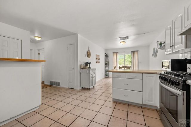219-221 W Harmony Dr, Pueblo West, CO 81007