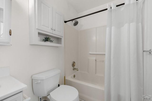 219-221 W Harmony Dr, Pueblo West, CO 81007