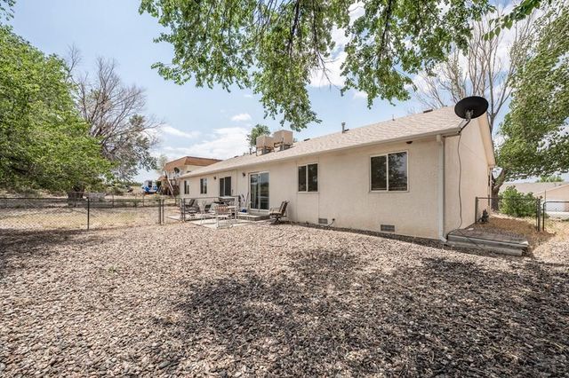 219-221 W Harmony Dr, Pueblo West, CO 81007