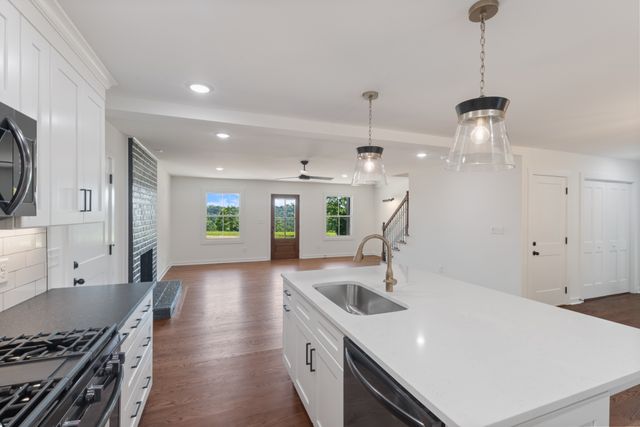 2210 Garners Creek Rd, Dickson, TN 37055