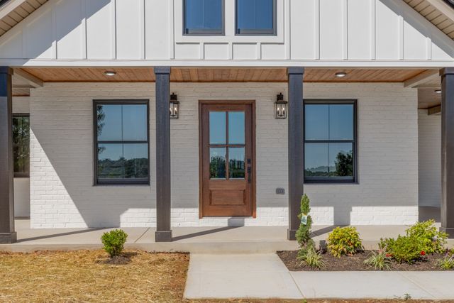 2210 Garners Creek Rd, Dickson, TN 37055