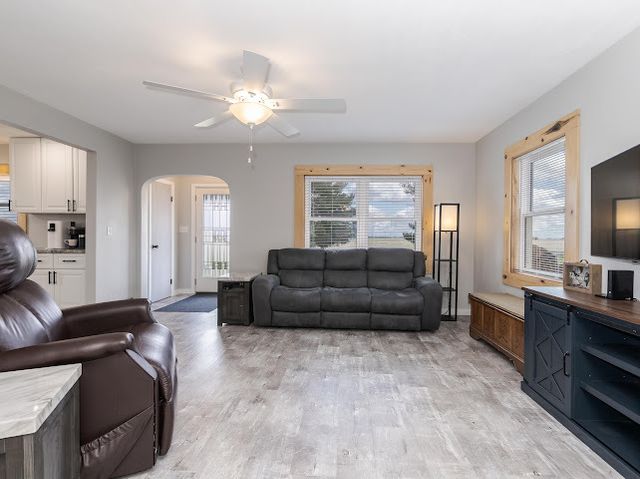 2950 County Road 1100 N, El Paso, IL 61738