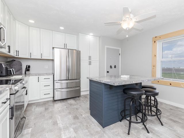2950 County Road 1100 N, El Paso, IL 61738