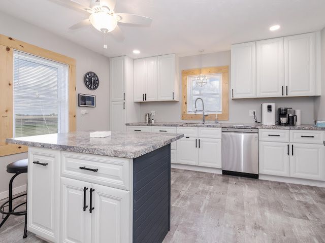 2950 County Road 1100 N, El Paso, IL 61738