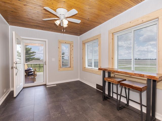 2950 County Road 1100 N, El Paso, IL 61738