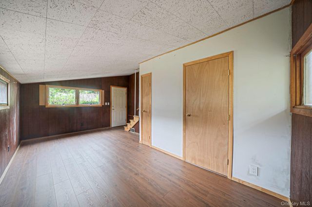 109 Matthews Road, Oakdale, NY 11769