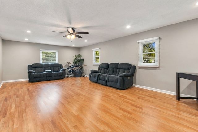 651 Westgate Drive, Aurora, IL 60506