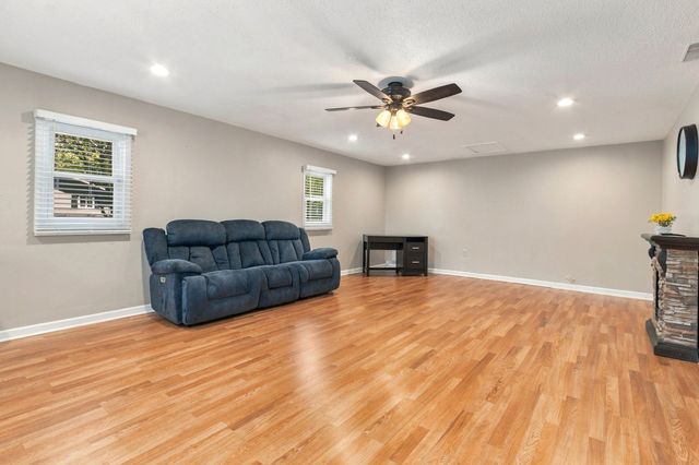 651 Westgate Drive, Aurora, IL 60506