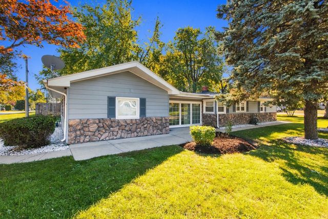 651 Westgate Drive, Aurora, IL 60506