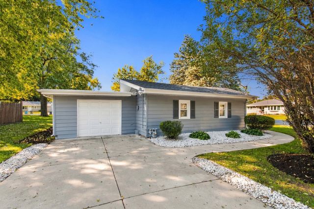 651 Westgate Drive, Aurora, IL 60506