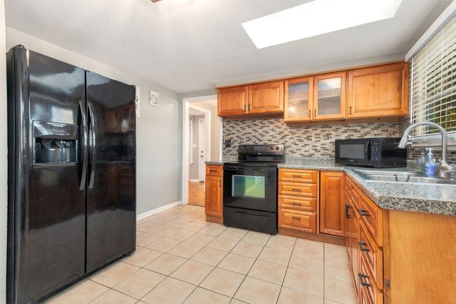 651 Westgate Drive, Aurora, IL 60506