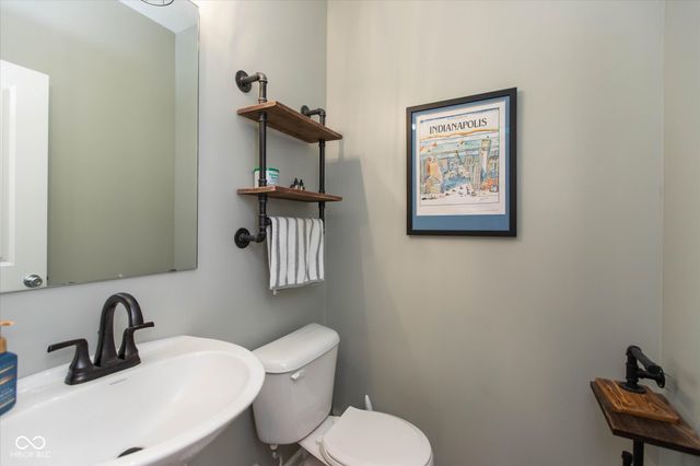 3022 Silvercliff Circle, Indianapolis, IN 46217