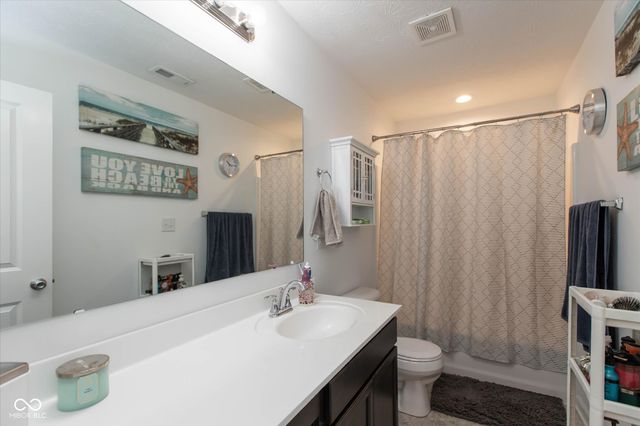 3022 Silvercliff Circle, Indianapolis, IN 46217