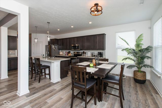 3022 Silvercliff Circle, Indianapolis, IN 46217